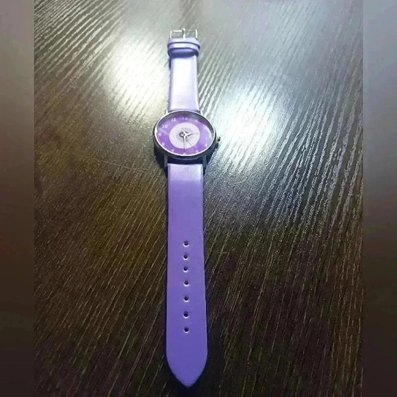 Purple eye watch with matching bracelet - Picture 5 of 9